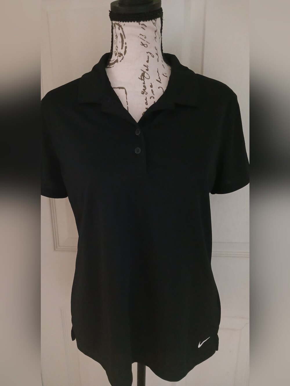 Nike Women’s Black Short-Sleeve Shirt